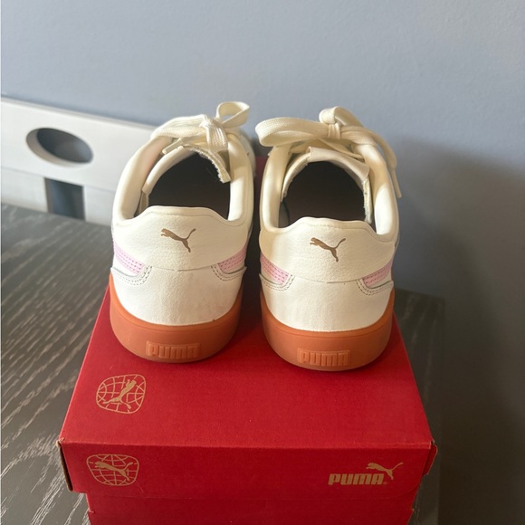 Women’s cream & pink Puma sneakers - Picture 2 of 4